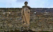 statue of Godfrey of Bouillon